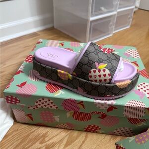 Women's Gucci Les Pommes sandal